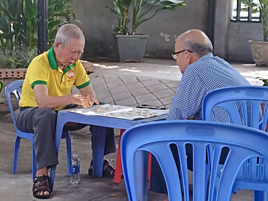 Hai kì thủ tranh tài