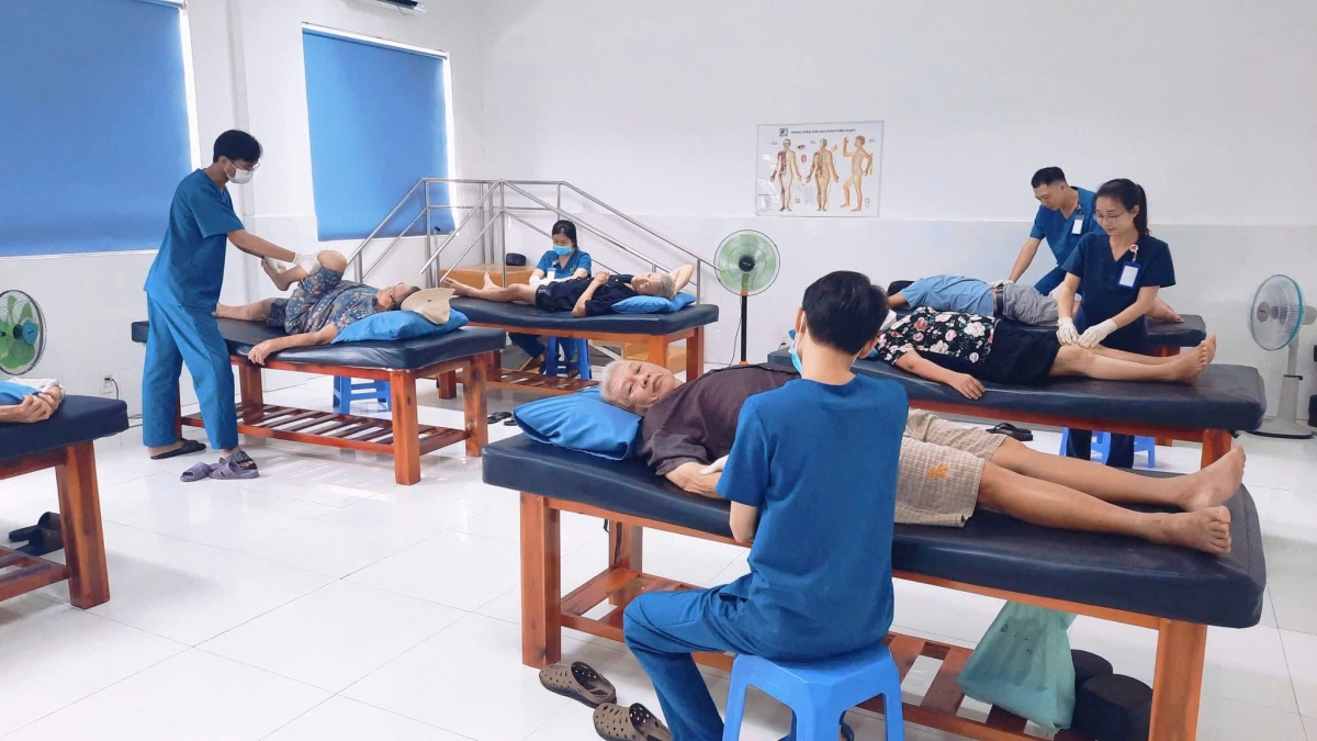 mô hình “An lão tại gia” với độ ngũ bác sĩ tận tình, chuyên môn cao của PKĐK Tín Đức góp phần nâng cao chất lượng chăm sóc sức khỏe Người cao tuổi. mô hình “An lão tại gia” với độ ngũ bác sĩ tận tình, chuyên môn cao của PKĐK Tín Đức góp phần nâng cao chất lượng chăm sóc sức khỏe Người cao tuổi.