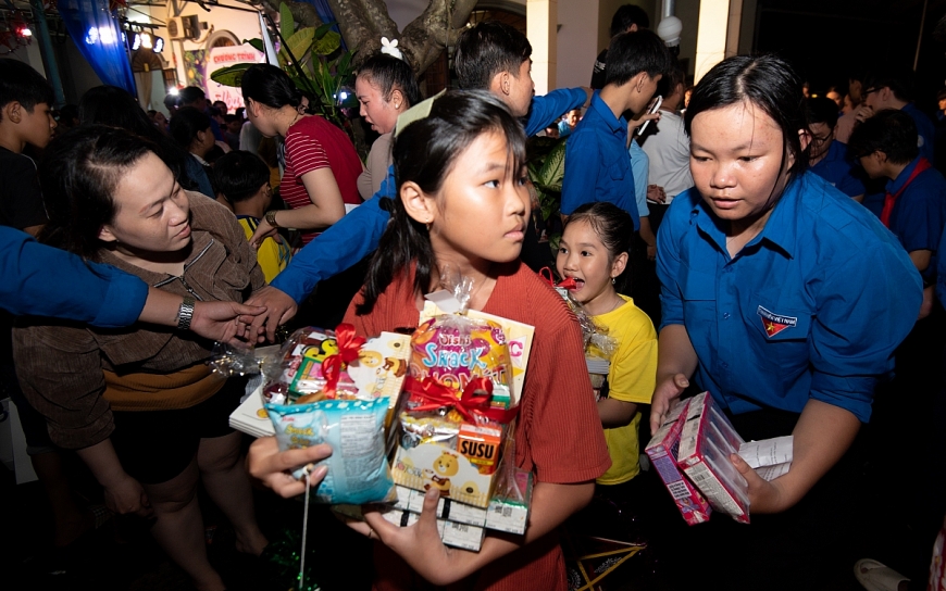 Tết trung thu – Tết đủ đầy và ấm áp của trẻ em khắp Việt Nam. Hành trình trung thu của Vinamilk năm nay đã dệt nên một bức tranh thật đẹp về tình yêu thương