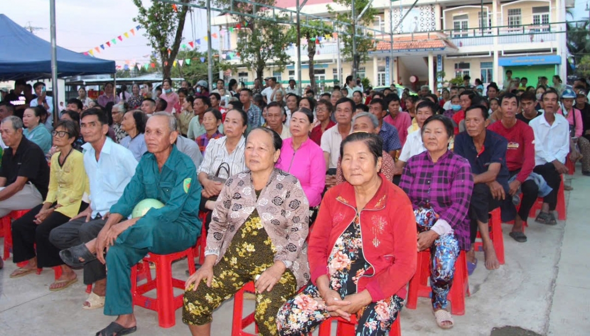 Tỉnh Cà Mau: Thắp sáng mùa trăng đoàn viên ở xã Hưng Hội