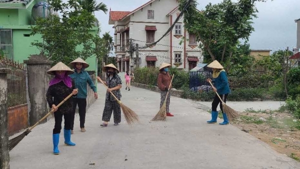 Người cao tuổi đi đầu trong phong trào làm sạch môi trường