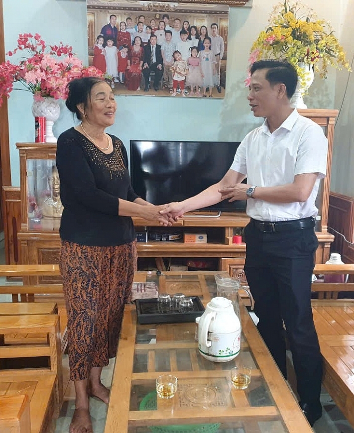 Nghĩa cử cao đẹp của gia đình ông Nguyễn Duy Thủy trong mưa lũ