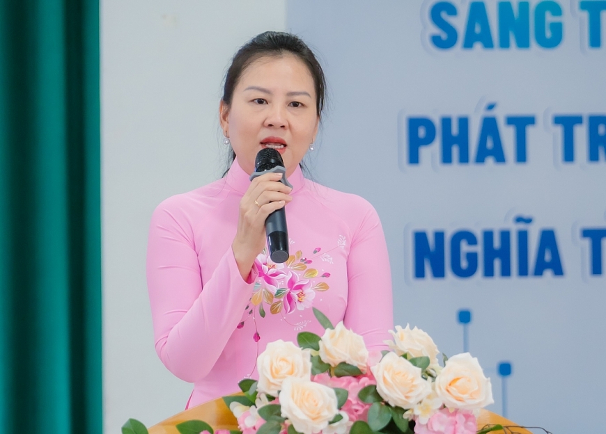 Cô Phạm Bảo Hạnh, Hiệu trưởng Trường Mầm non Tân Phong phát biểu