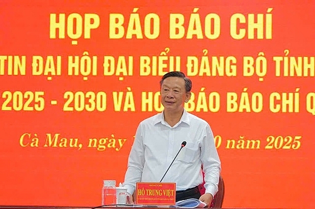 Ông Hồ Trung Việt, Tưởng Ban Tuyên giáo và Dân vận Tỉnh ủy  phát biểu tại buổi họp báo