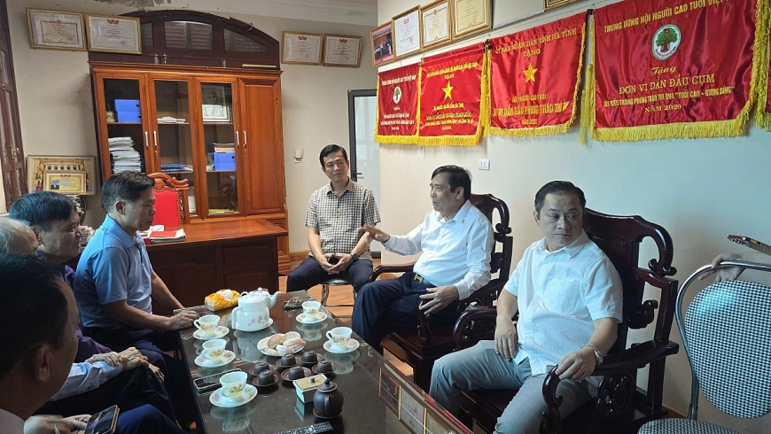 Đoàn công tác Trung ương hội NCT Việt Nam trao đổi với Hội NCT tỉnh Hà Tĩnh