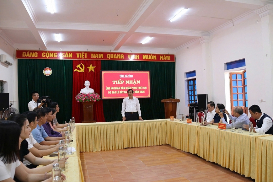 Chủ tịch Hội Người cao tuổi Việt Nam Nguyễn Thanh Bình phát biểu tại buổi trao quà hỗ trợ Hà Tĩnh khắc phục hậu quả thiên tai.