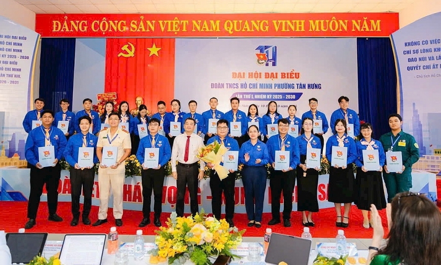 Ra mắt Ban chấp hành Đoàn thanh niên Cộng sản Hồ Chí Minh