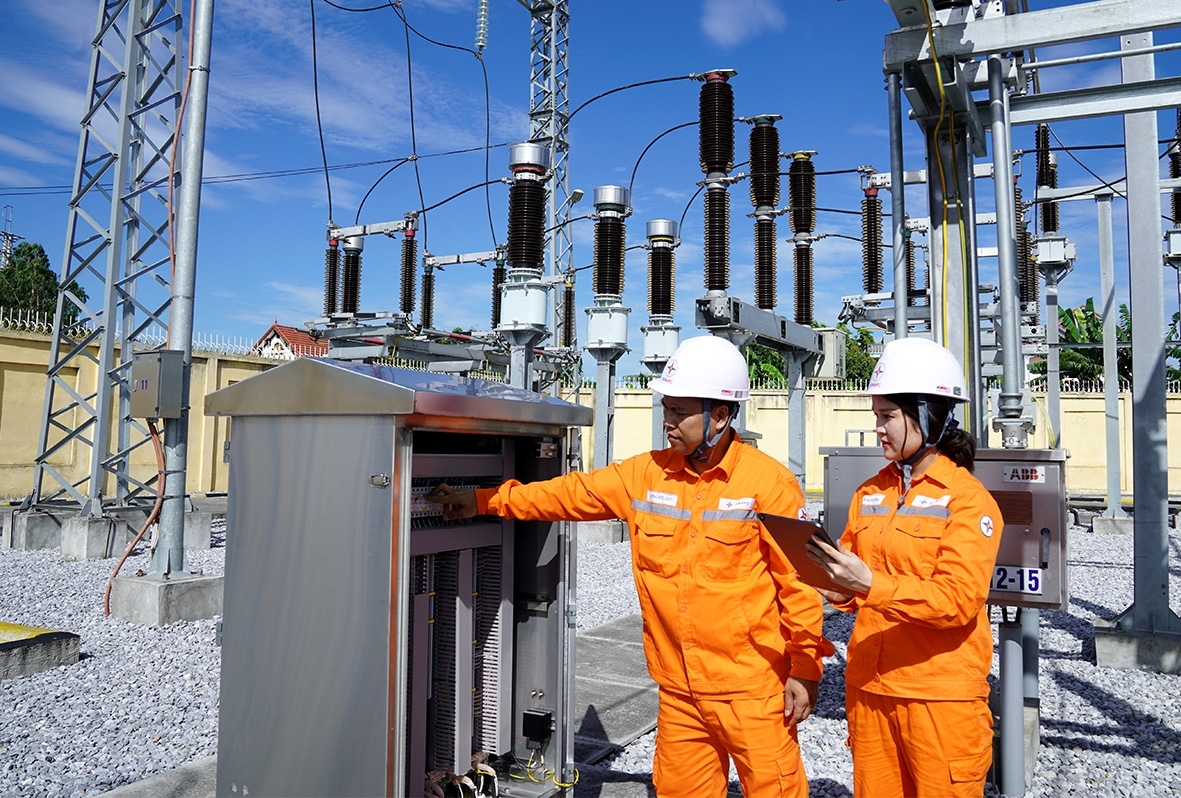Vững vàng vượt khó, EVNNPC hoàn thành toàn diện các chỉ tiêu 9 tháng đầu năm 2025