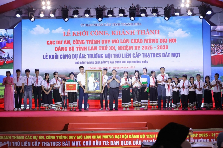 Thủ tướng Chính phủ dự lễ khởi công xây dựng trường liên cấp bán trú ở xã biên giới Thanh Hóa