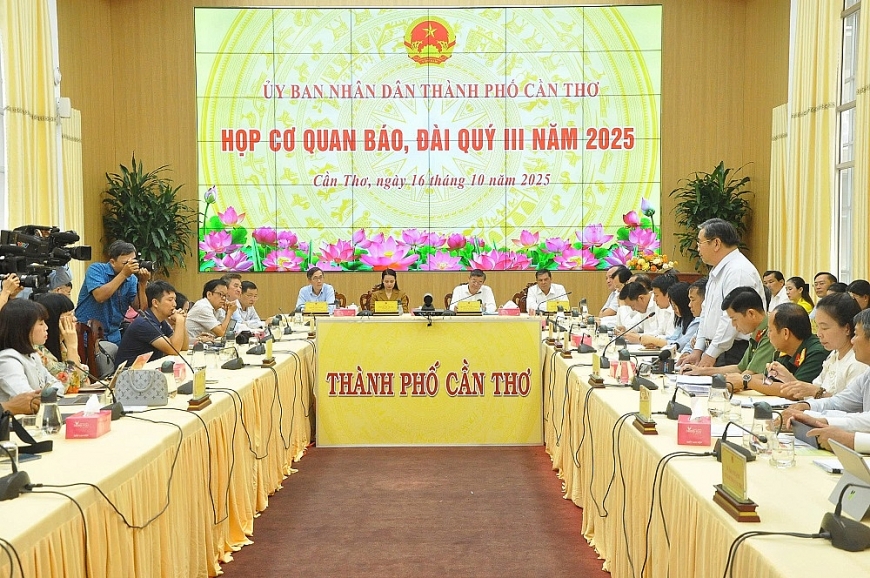 Toàn cảnh buổi họp báo 