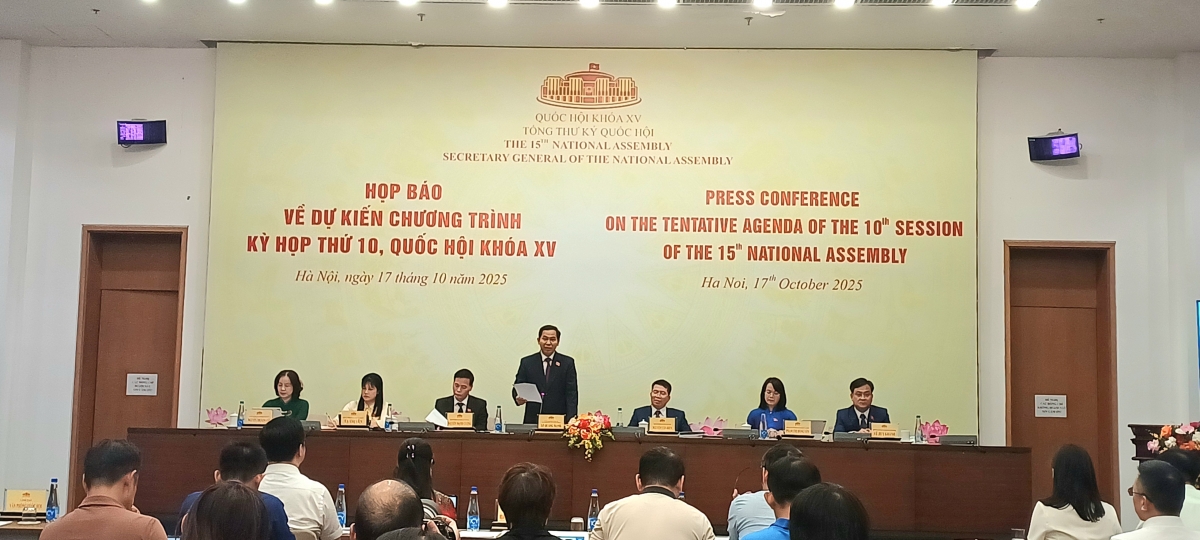 Họp báo thông tin về Kỳ họp thứ 10, Quốc hộ khóa XV chiều ngày 17/10
