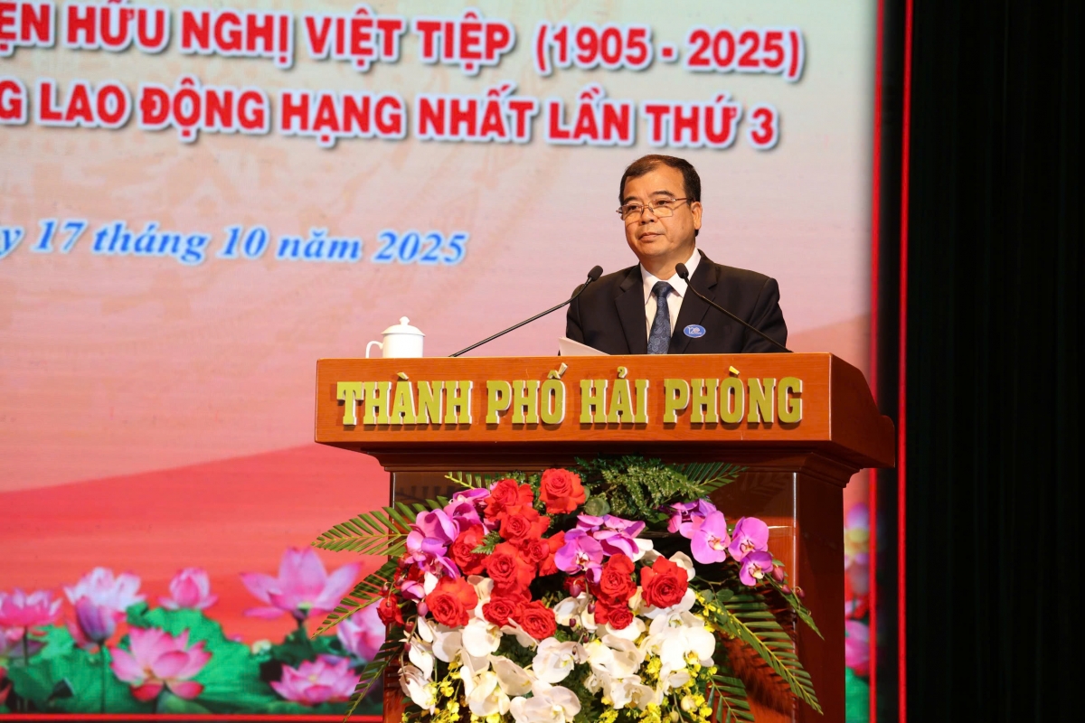 Bệnh viện Hữu Nghị Việt Tiệp đón nhận Huân chương Lao động hạng Nhất lần thứ ba