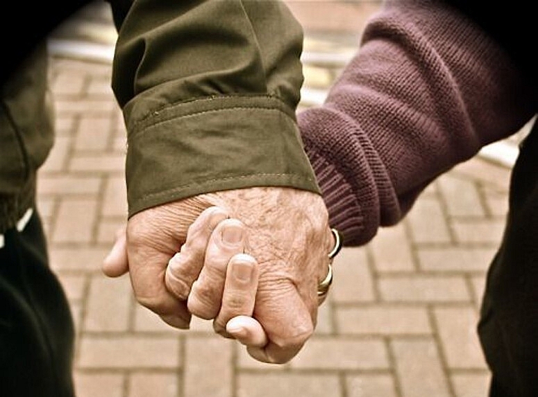 Minh triết yêu thương ở tuổi xế chiều Minh triết yêu thương ở tuổi xế chiều