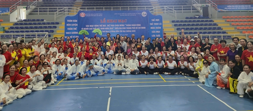 Gần 1.000 người cao tuổi tham gia đồng diễn thể dục dưỡng sinh và hội diễn thể dục dưỡng sinh 