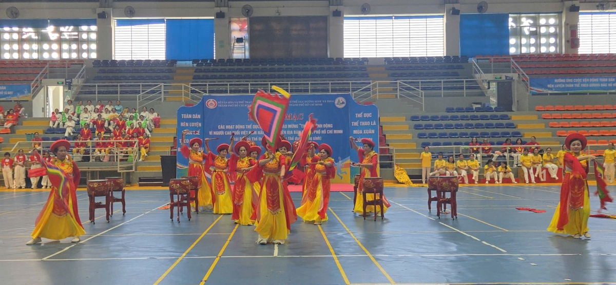 TP.HCM: Gần 1.000 người cao tuổi tham gia đồng diễn thể dục dưỡng sinh