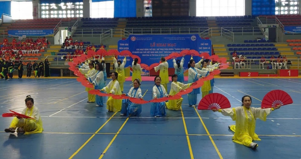 TP.HCM: Gần 1.000 người cao tuổi tham gia đồng diễn thể dục dưỡng sinh