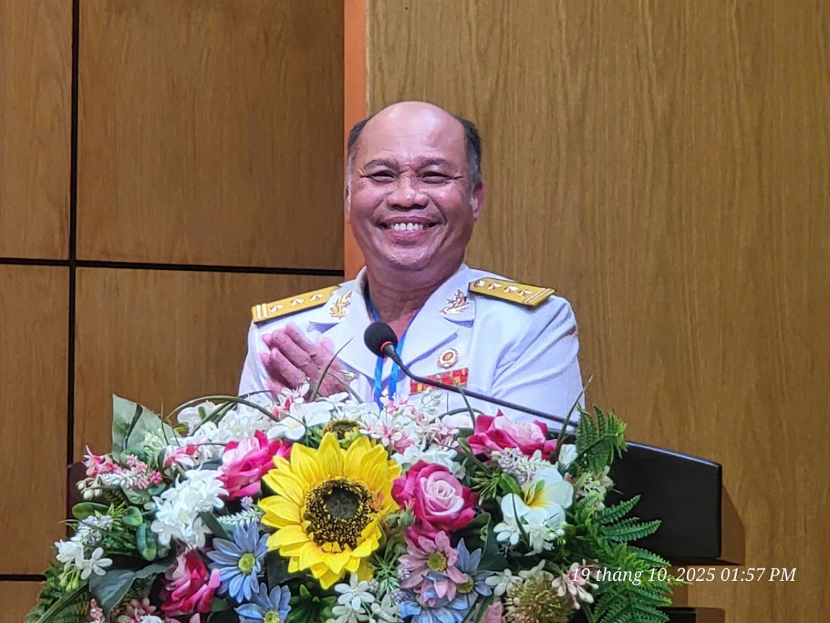 Đại tá Trần Văn Mách phát biểu tại đại hội