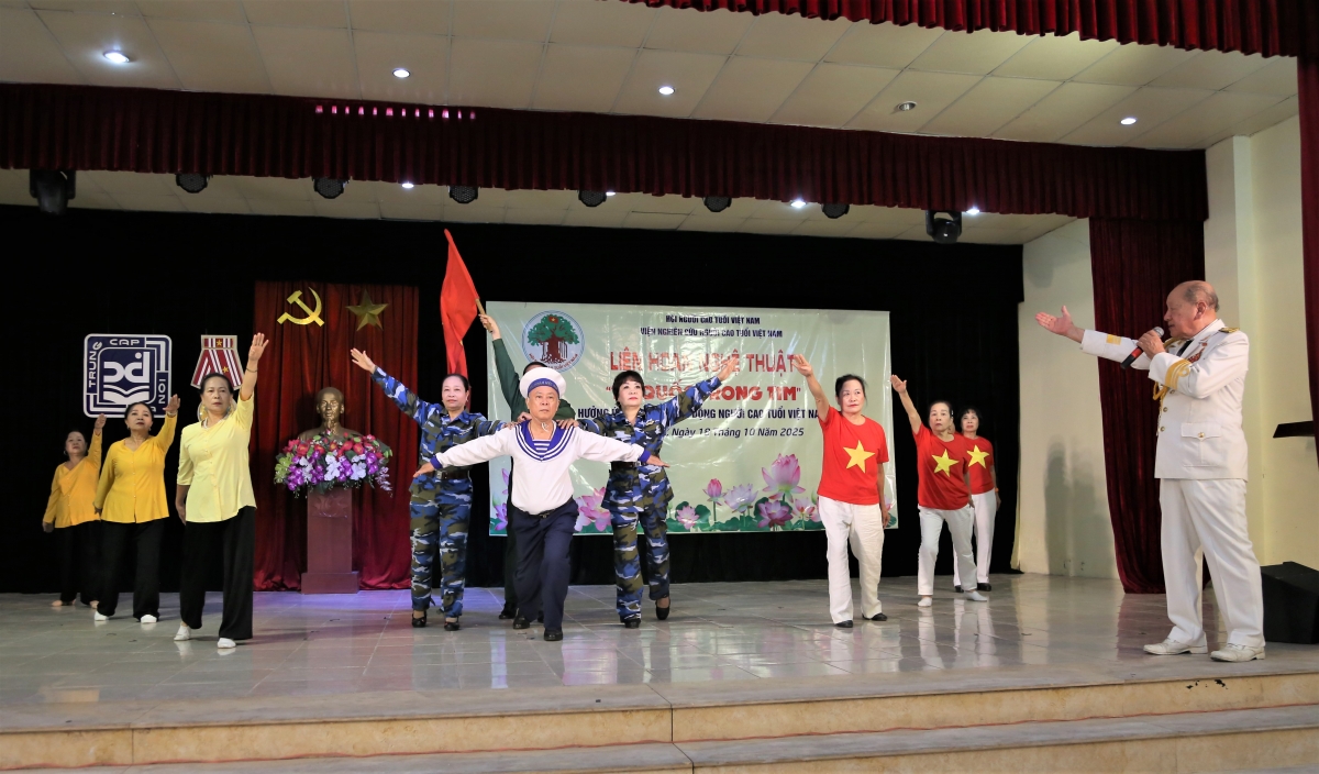 “Tổ quốc trong tim” – Dấu ấn nghệ thuật, lan tỏa tinh thần “Tuổi cao – Gương sáng”