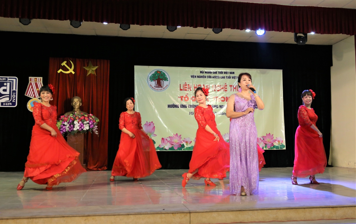 “Tổ quốc trong tim” – Dấu ấn nghệ thuật, lan tỏa tinh thần “Tuổi cao – Gương sáng”