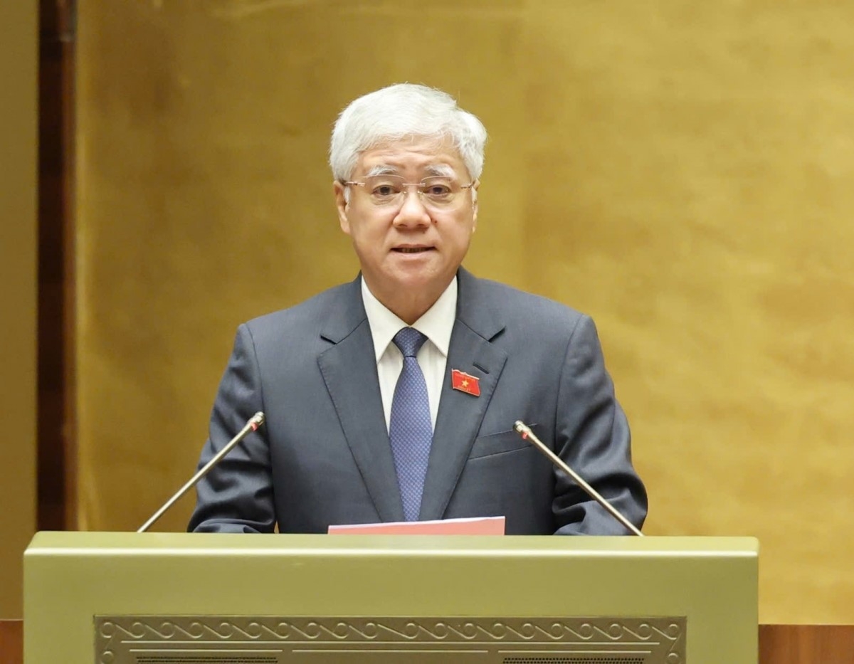 Ông Đỗ Văn Chiến, Chủ tịch Ủy ban Trung ương Mặt trận Tổ quốc Việt Nam trình bày báo cáo trước Quốc hội sáng ngày 20/10