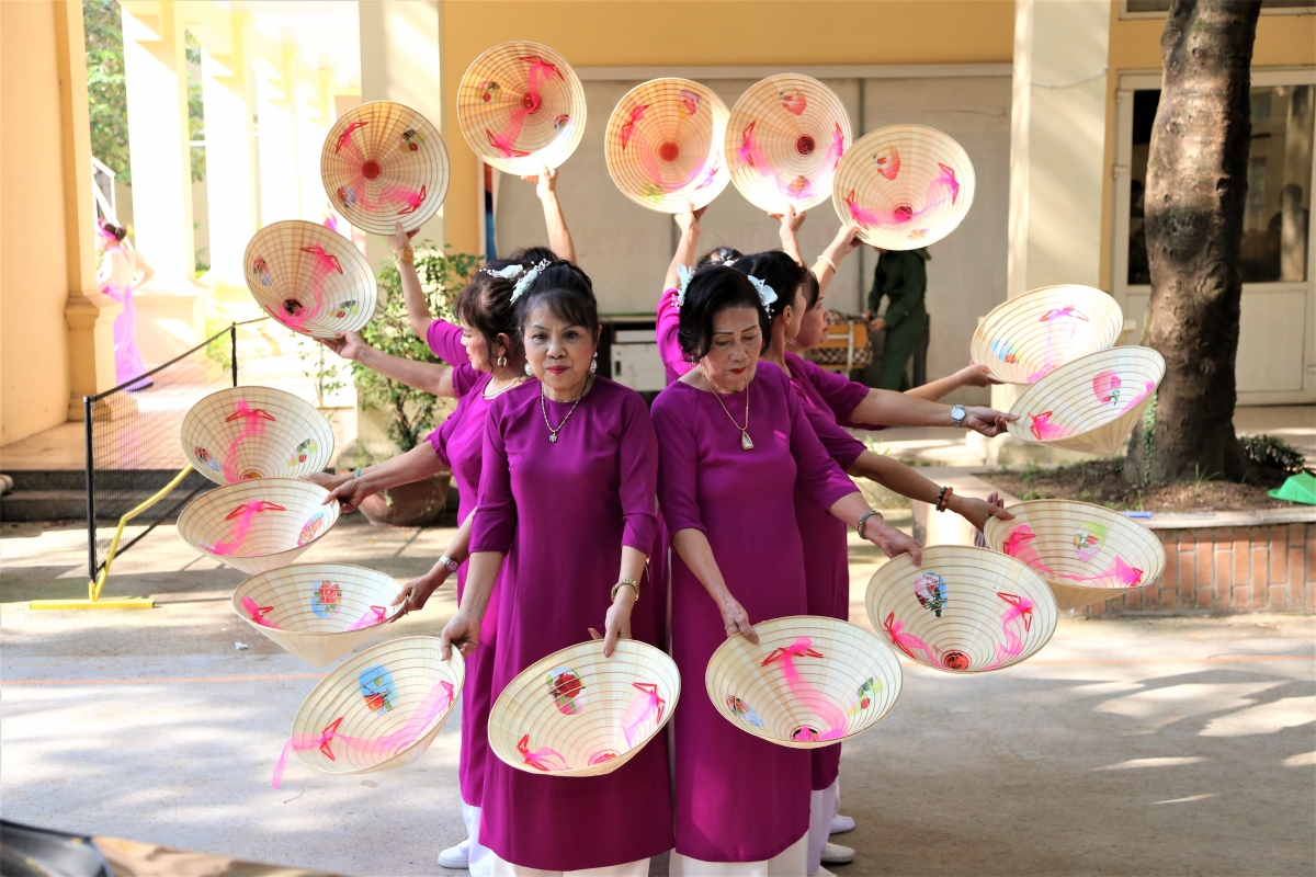 “Tổ quốc trong tim” – Dấu ấn nghệ thuật, lan tỏa tinh thần “Tuổi cao – Gương sáng”