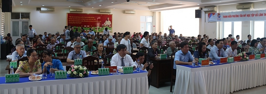 Dịp này UBMD phường Tân Mỹ chúc thọ, mừng thọ 120 cụ cao niên