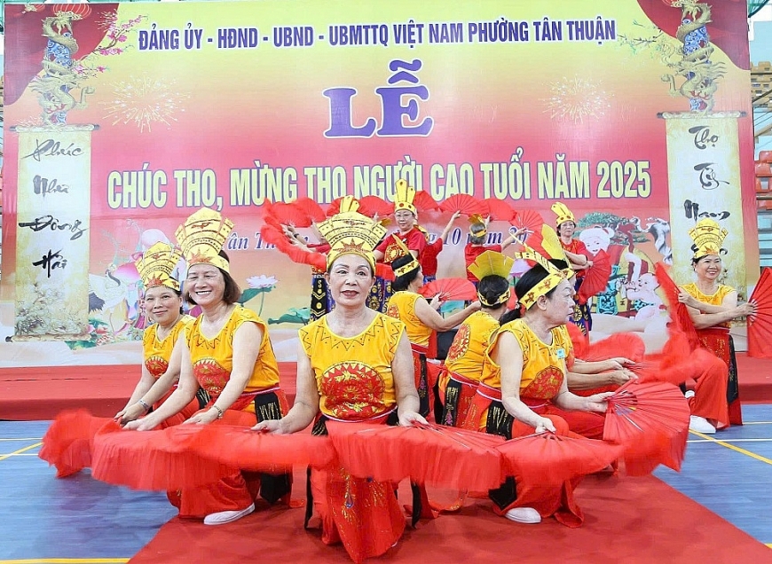 Chương trình văn nghệ chào mừng Lễ chúc thọ, mừng thọ