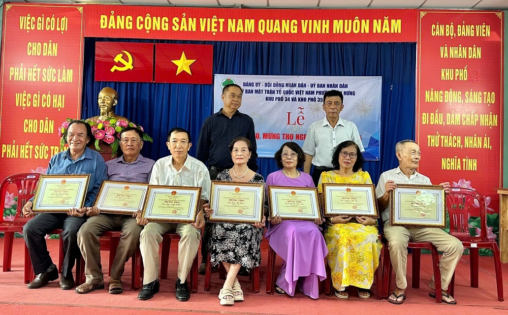 Phường Tân Hưng, TP. Hồ Chí Minh chúc thọ, mừng thọ người cao tuổi năm 2025