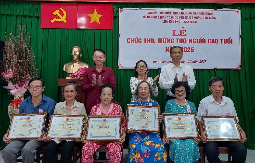 Phường Tân Hưng, TP. Hồ Chí Minh chúc thọ, mừng thọ người cao tuổi năm 2025