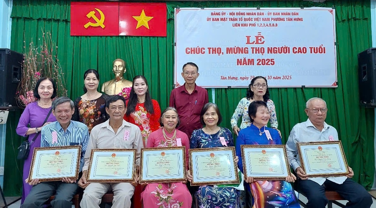Phường Tân Hưng, TP. Hồ Chí Minh chúc thọ, mừng thọ người cao tuổi năm 2025