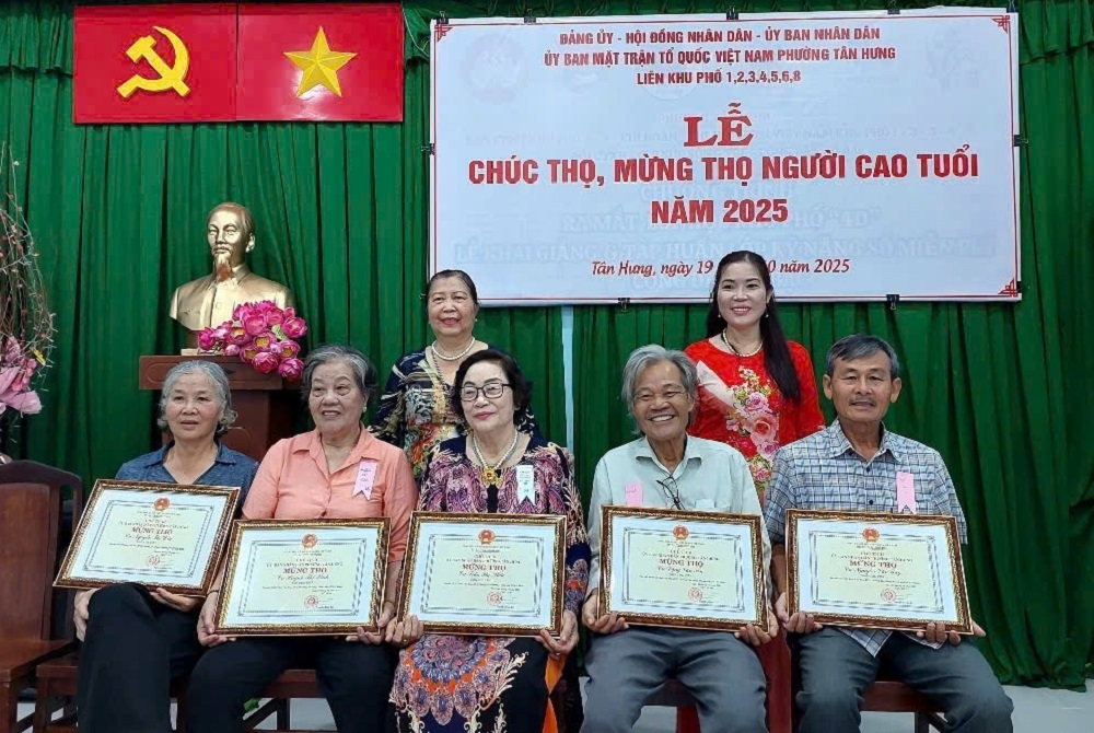 Phường Tân Hưng, TP. Hồ Chí Minh chúc thọ, mừng thọ người cao tuổi năm 2025