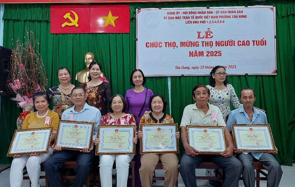 Phường Tân Hưng, TP. Hồ Chí Minh chúc thọ, mừng thọ người cao tuổi năm 2025