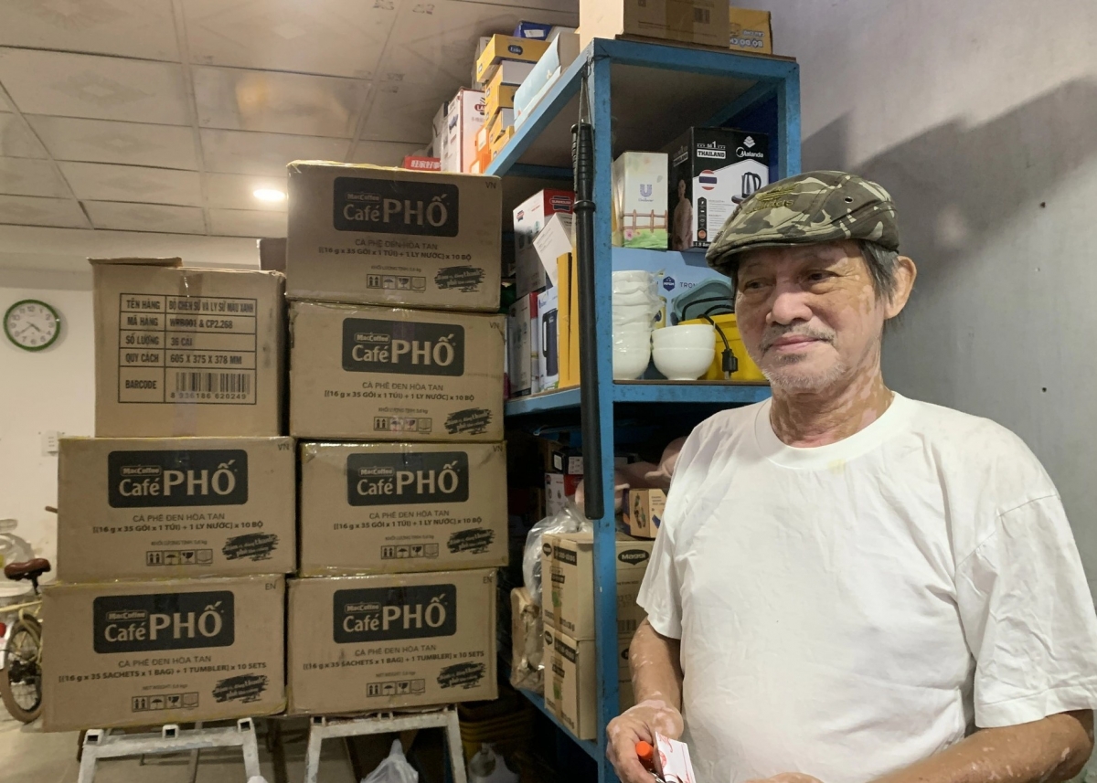 NCT TP Đà Nẵng kê cao đồ đạc trước khi bão đến