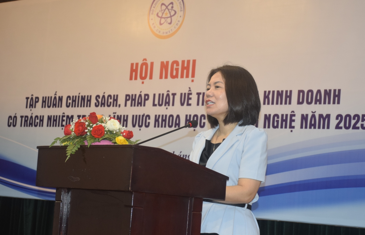 TS. Nguyễn Như Quỳnh phát biểu tại hội nghị thực hành kinh doanh có trách nhiệm