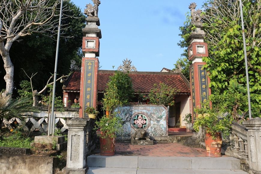 Nhà thờ của dòng họ Nguyễn Huy tại Trường Lưu, đang lưu giữ các tư liệu quý của di sản.