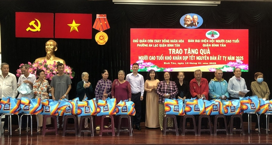 Một số giải pháp củng cố, phát triển Quỹ Chăm sóc và Phát huy vai trò NCT ở cơ sở Một số giải pháp củng cố, phát triển Quỹ Chăm sóc và Phát huy vai trò NCT ở cơ sở