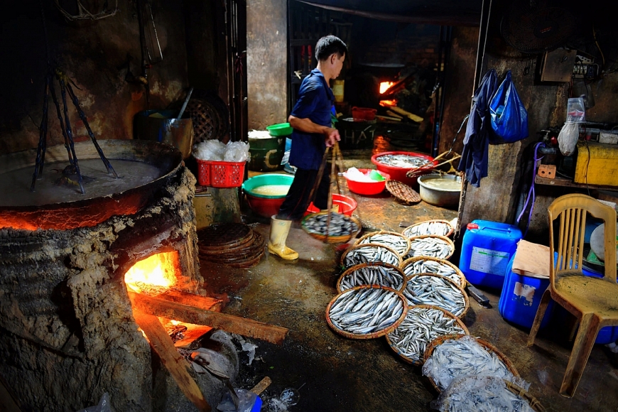 Long đong phận cá, phận người