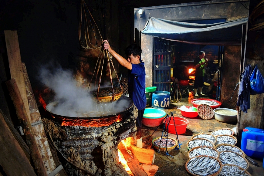 Long đong phận cá, phận người