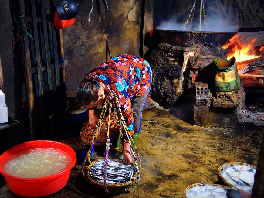 Long đong phận cá, phận người