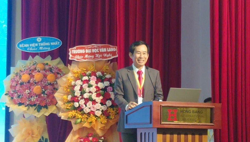 BS.CKII. Trần Văn Khanh, Giám đốc bệnh viện Lê Văn Thịnh phát biểu khai mạc