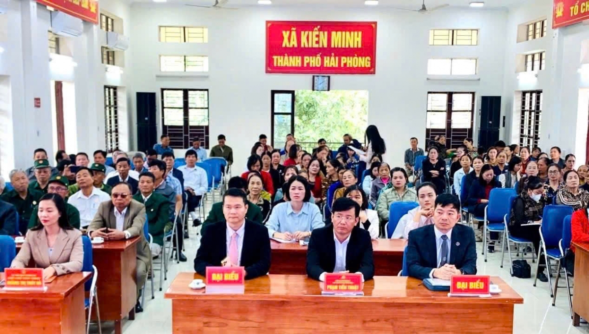 Đông đảo người dân đã tới tham dự chương trình.