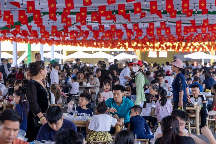 Hội chợ Mùa Thu lần thứ Nhất - 2025: Không gian sống động, trải nghiệm bất tận mỗi ngày ở VEC