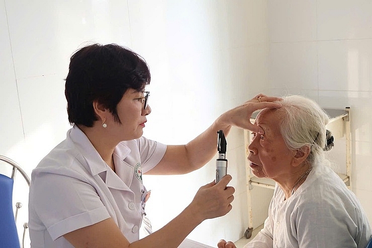 người cao tuổi đã đến tham gia và được thăm khám trong không khí thân tình, chu đáo