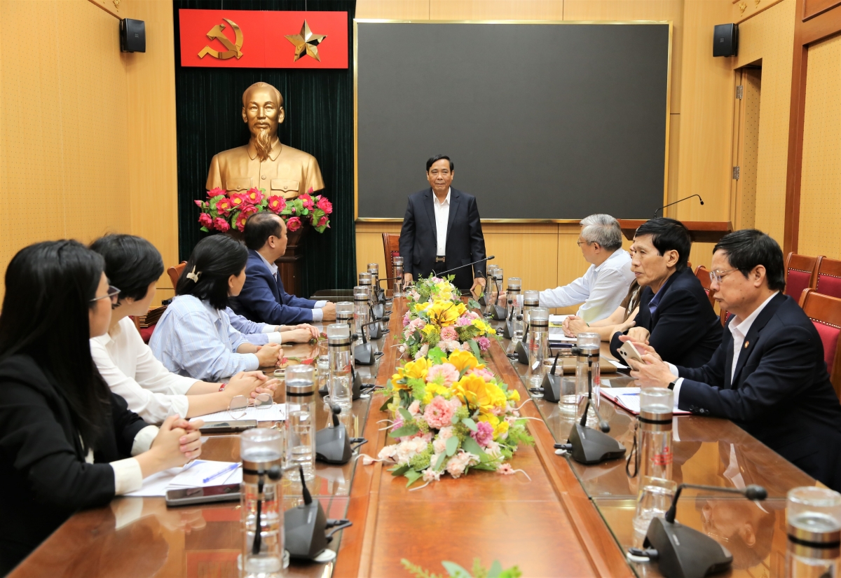 Chủ tịch Hội nCT Việt Nam Nguyễn Thanh Bình phát biểu tại buổi làm việc