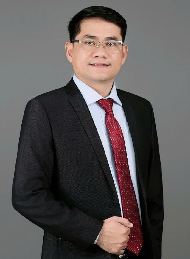  Luật sư Hồ Vương Quốc Sử, Giám đốc điều hành Công ty Luật TNHH LS và Cộng sự tại buổi làm việc với phóng viên