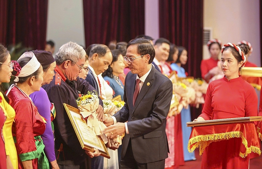 Tôn vinh tập thể, cá nhân tiêu biểu trong phong trào Thi đua yêu nước tỉnh Thanh Hóa