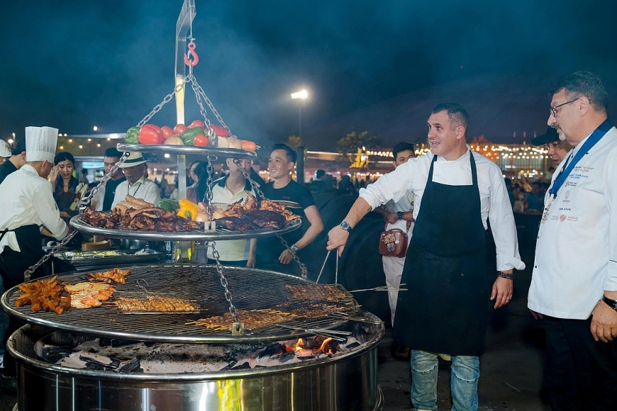 Hội chợ Mùa Thu 2025: Ăn ngon, chơi chất, chill tới bến