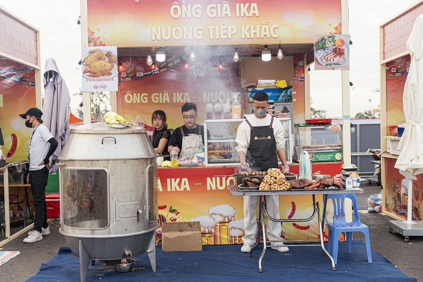 Hội chợ Mùa Thu 2025: Ăn ngon, chơi chất, chill tới bến