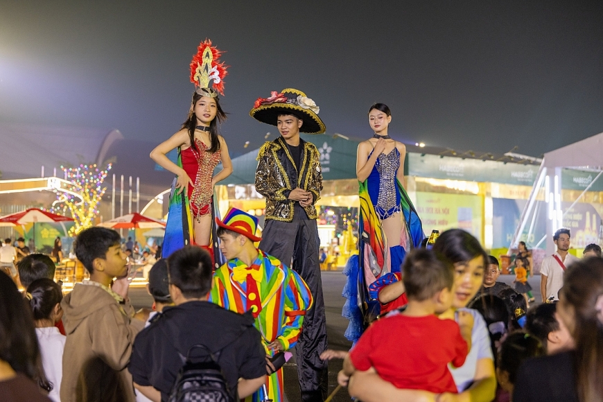 Hội chợ Mùa Thu 2025: Ăn ngon, chơi chất, chill tới bến