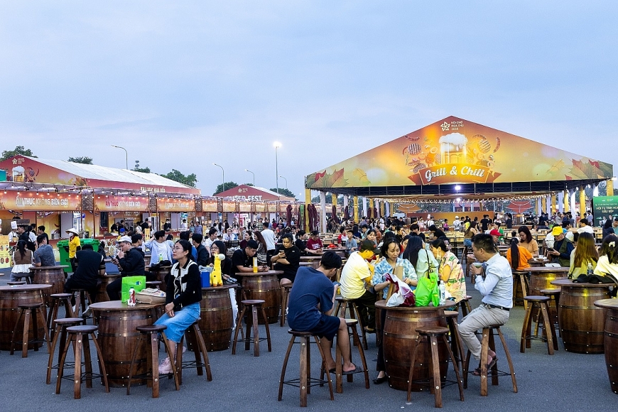 Hội chợ Mùa Thu 2025: Ăn ngon, chơi chất, chill tới bến